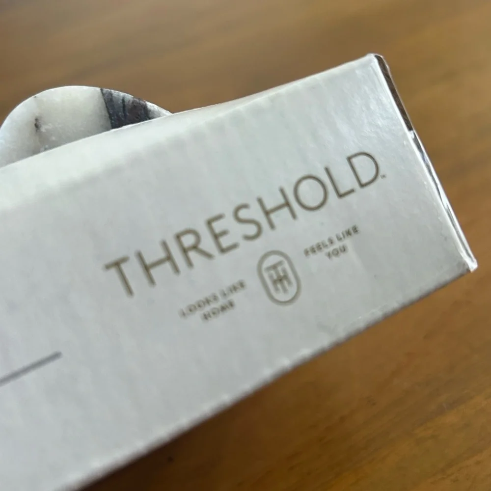 NWT Threshold Heart-Shaped Marble Place Card Holders